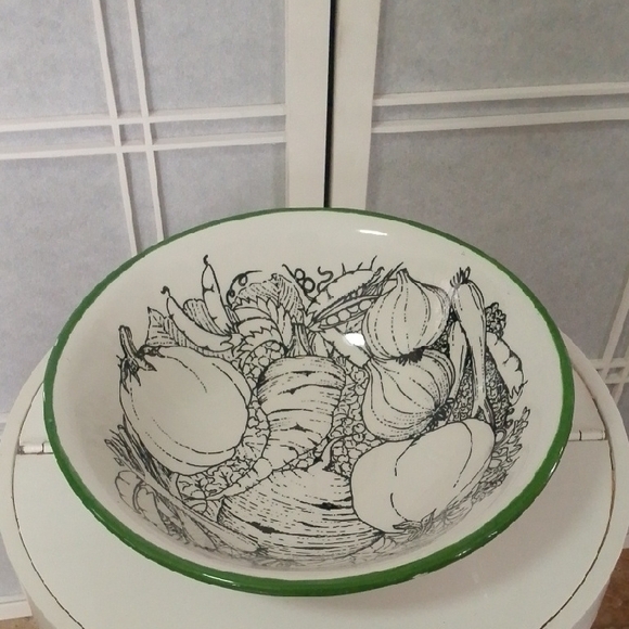 Baldelli Other - Made In Italy Baldelli Green and White Vegetable Design Bowl